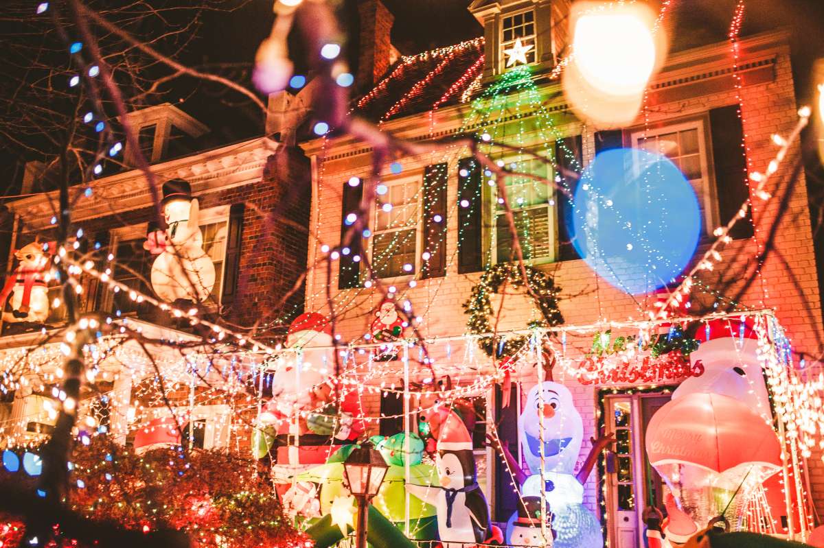 07 Richmond Virginia Neighborhood - Tacky Light Tour - Winter Holiday Christmas - Home House Lights Decorate.JPG